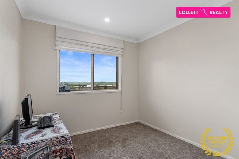 Photo of property in 39 Bluebird Crescent, Unsworth Heights, Auckland, 0632