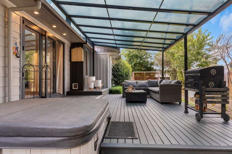 Photo of property in 4 Thackeray Place, Owhata, Rotorua, 3010