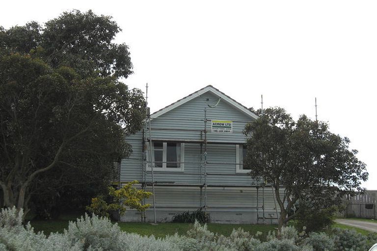 Photo of property in 39 Ruapehu Street, Castlecliff, Whanganui, 4501