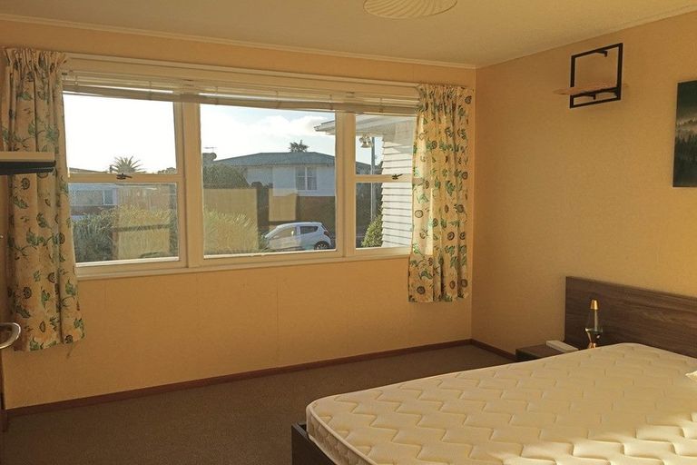 Photo of property in 18 Carole Crescent, Pakuranga, Auckland, 2010