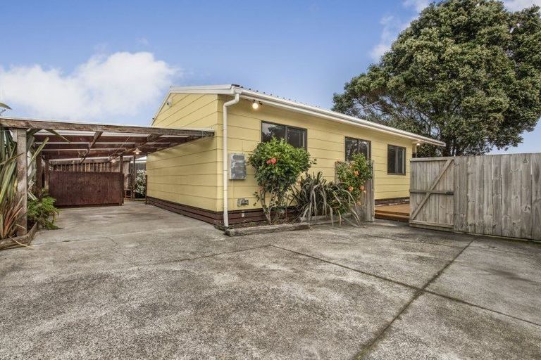 Photo of property in 2/3 William Street, Mangere East, Auckland, 2024