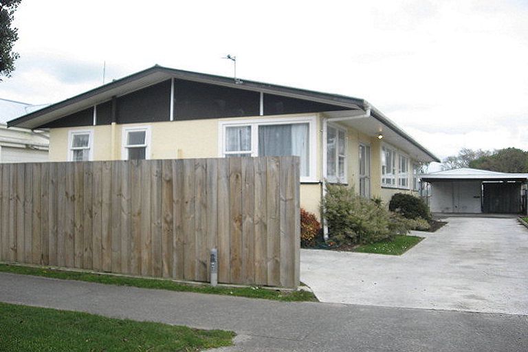 Photo of property in 2/106 Linton Street, West End, Palmerston North, 4410