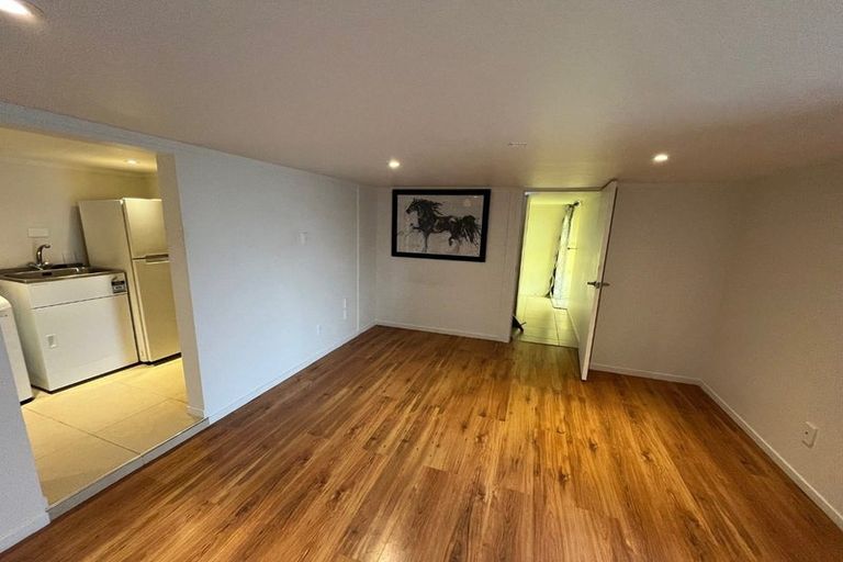 Photo of property in 17 Radiata Lane, Chatswood, Auckland, 0626