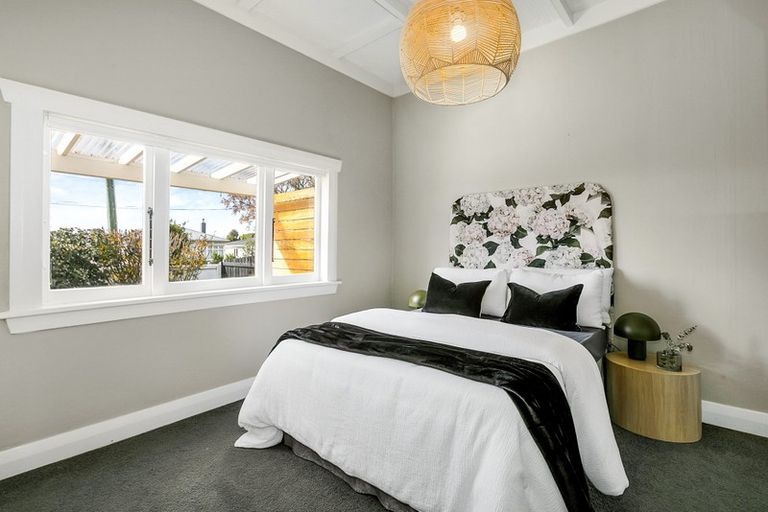 Photo of property in 20 Walmer Road, Point Chevalier, Auckland, 1022