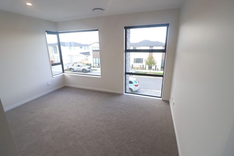 Photo of property in 16 Thomas Rielly Avenue, Hobsonville, Auckland, 0616