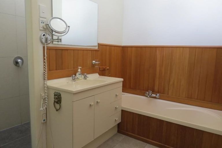 Photo of property in 23 Weka Road, Raumati Beach, Paraparaumu, 5032