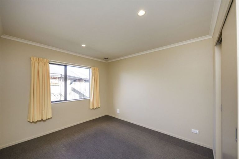 Photo of property in 16 Daniel Place, Kelvin Grove, Palmerston North, 4414