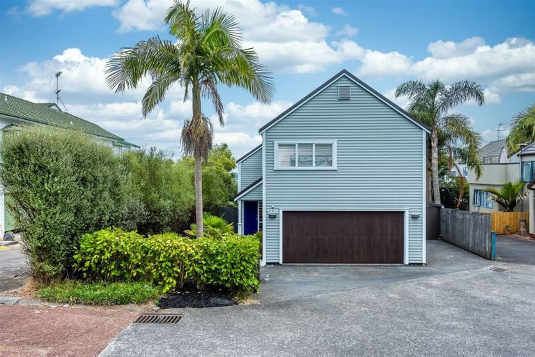 Photo of property in 123a Hobsonville Road, West Harbour, Auckland, 0618