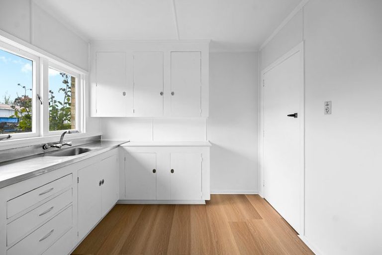 Photo of property in 16 Keats Crescent, Enderley, Hamilton, 3214