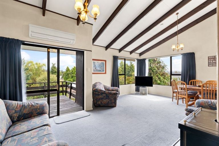 Photo of property in 72 Kinmont Crescent, Kinmont Park, Mosgiel, 9024