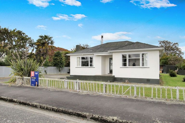 Photo of property in 1 Huia Street, Pahiatua, 4910
