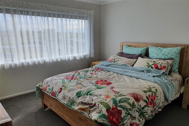 Photo of property in 2b Makura Road, Long Bay, Auckland, 0630