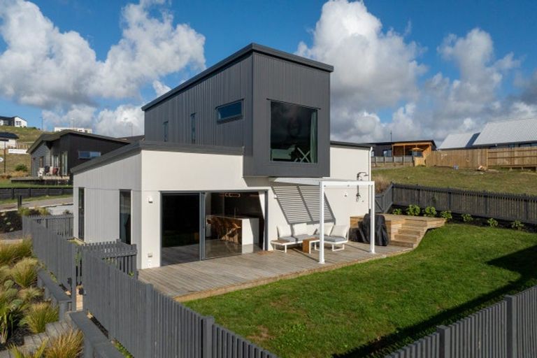 Photo of property in 2 Taeore Lane, Raglan, 3225