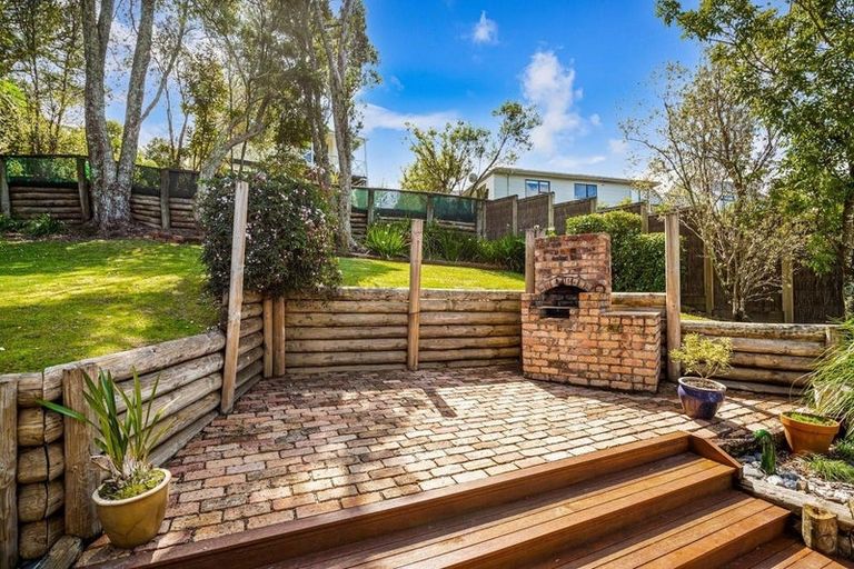 Photo of property in 2/32 Palliser Lane, Browns Bay, Auckland, 0630