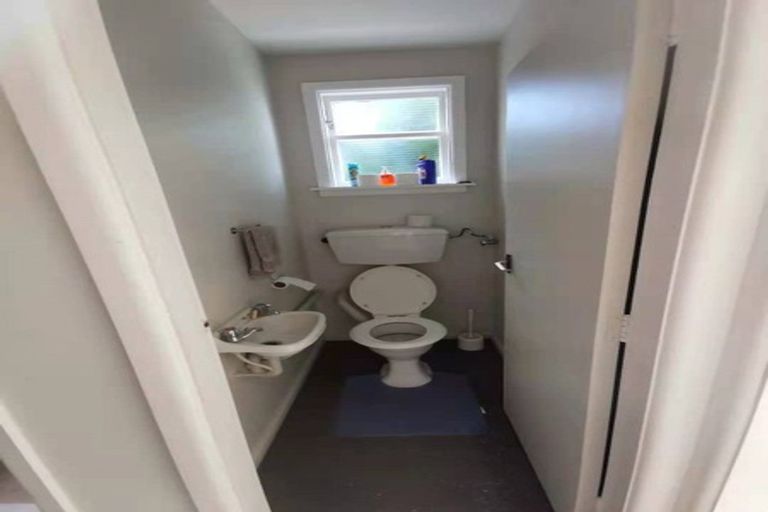 Photo of property in 3 Brookby Crescent, Avonhead, Christchurch, 8042