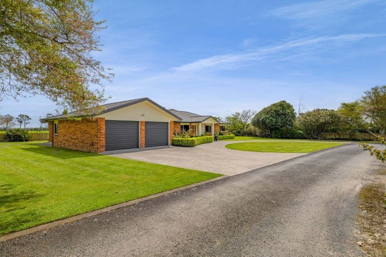 Photo of property in 550 Mountain Road, Lepperton, New Plymouth, 4373