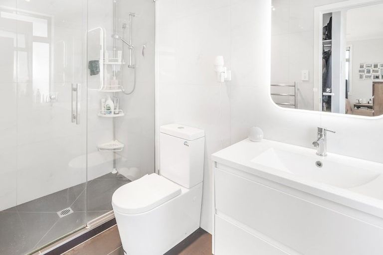 Photo of property in 8 Ekara Road, Flagstaff, Hamilton, 3210