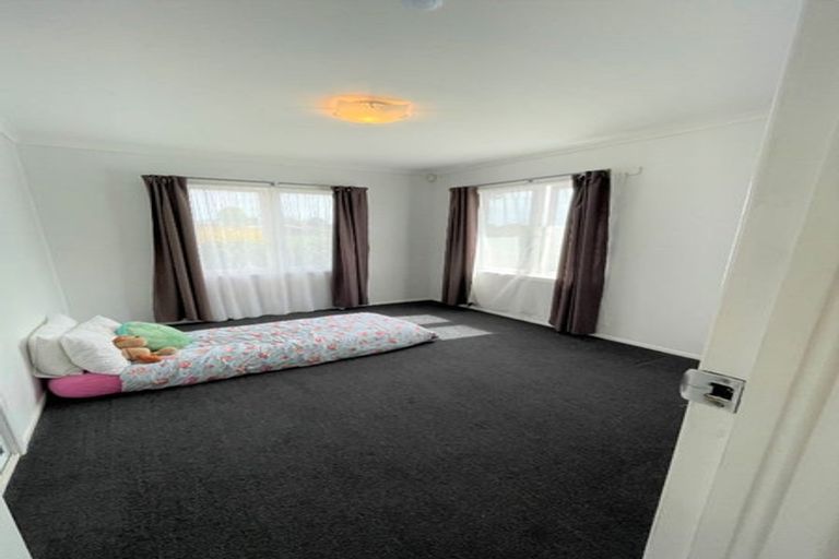 Photo of property in 25 Portadown Avenue, Pakuranga Heights, Auckland, 2010