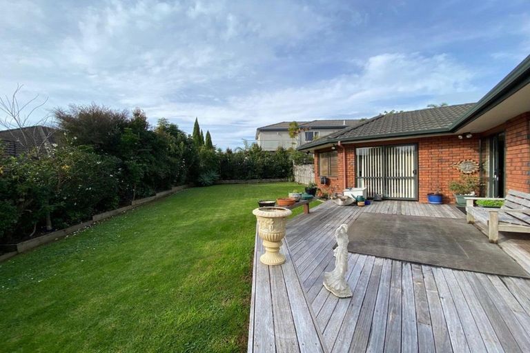 Photo of property in 25a Westerham Drive, Dannemora, Auckland, 2016