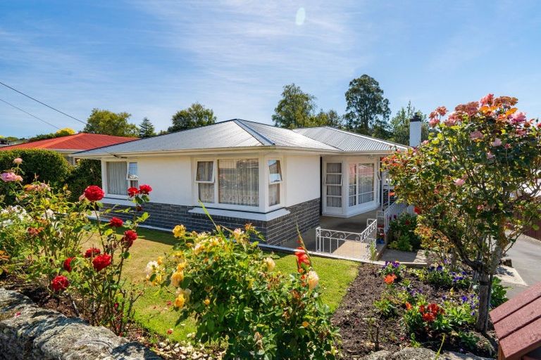 Photo of property in 2 Kennedy Road, Fairfield, Dunedin, 9018