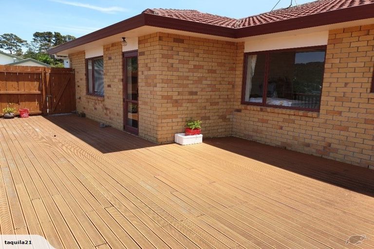 Photo of property in 8 Shah Place, Glen Eden, Auckland, 0602