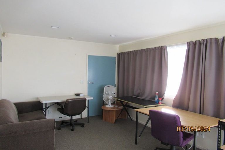 Photo of property in 53 Knights Road, Rothesay Bay, Auckland, 0630