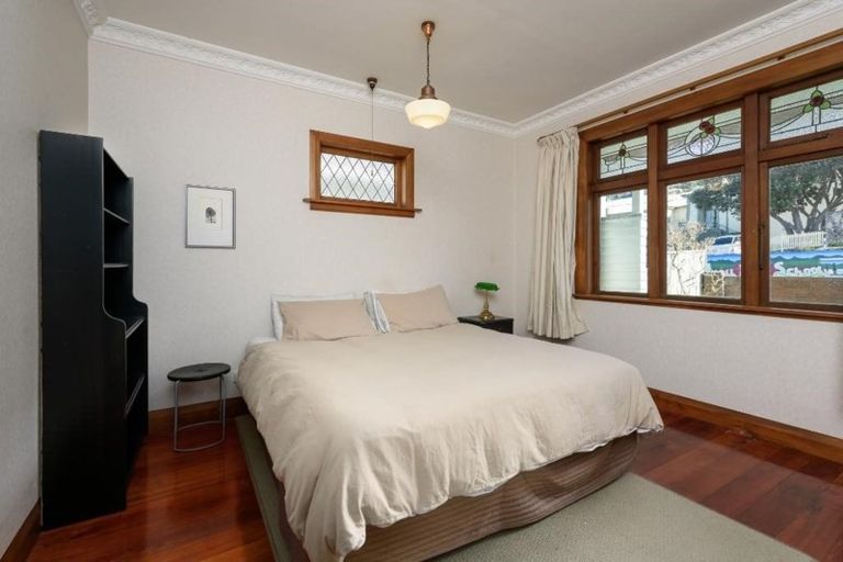 Photo of property in 17 Freyberg Street, Lyall Bay, Wellington, 6022