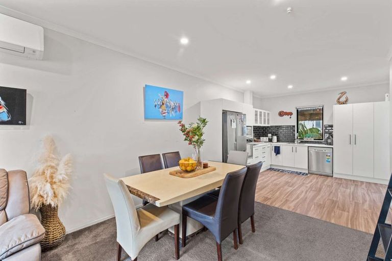 Photo of property in 25 Hitori Street, Weymouth, Auckland, 2103