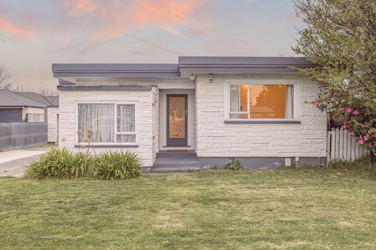 Photo of property in 216 Wainoni Road, Avondale, Christchurch, 8061
