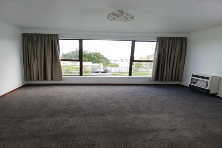 Photo of property in 17 Cypress Drive, Maungaraki, Lower Hutt, 5010