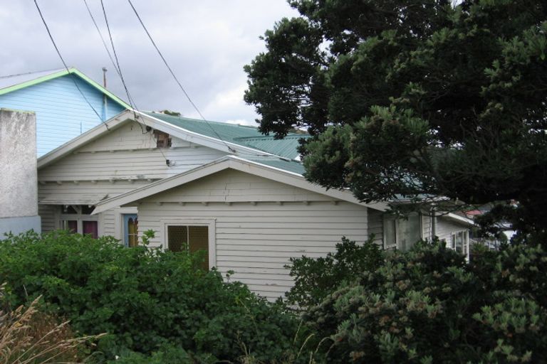 Photo of property in 8 Milne Terrace, Island Bay, Wellington, 6023