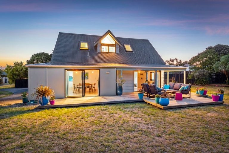 Photo of property in 9 Nuhaka Place, Paraparaumu Beach, Paraparaumu, 5032