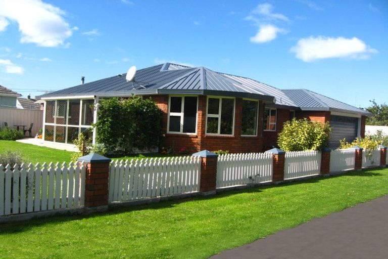 Photo of property in 15 Reid Avenue, Mosgiel, 9024