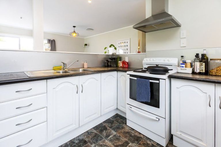 Photo of property in 63 Norana Road, Timberlea, Upper Hutt, 5018