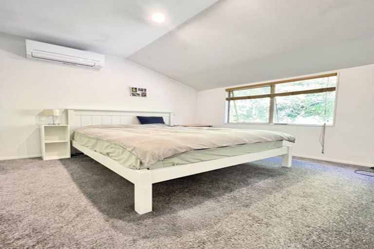 Photo of property in 1/114 Seaview Road, Glenfield, Auckland, 0629