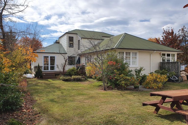 Photo of property in 41 Aorangi Crescent, Lake Tekapo, 7999