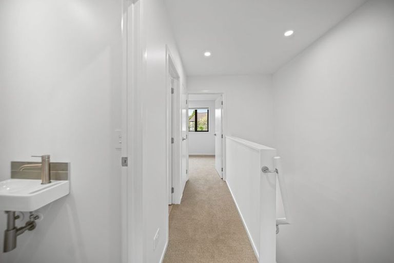 Photo of property in 7/97 Atkinson Road, Titirangi, Auckland, 0604