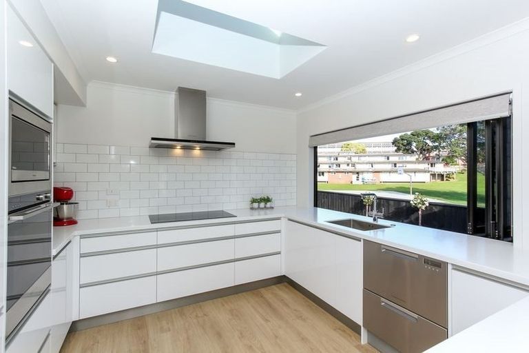 Photo of property in 6 Francis Douglas Drive, Westown, New Plymouth, 4310