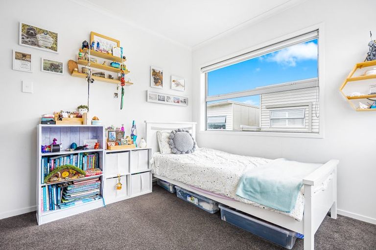 Photo of property in 19 Karauria Lane, Orewa, 0931