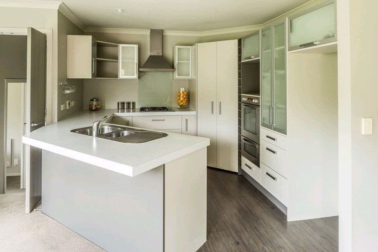 Photo of property in 5 Fiordland Place, Aotea, Porirua, 5024