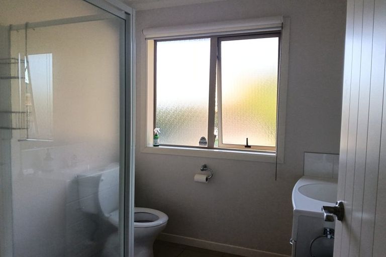 Photo of property in 2 Sovereign Isle Lane, Rototuna, Hamilton, 3210