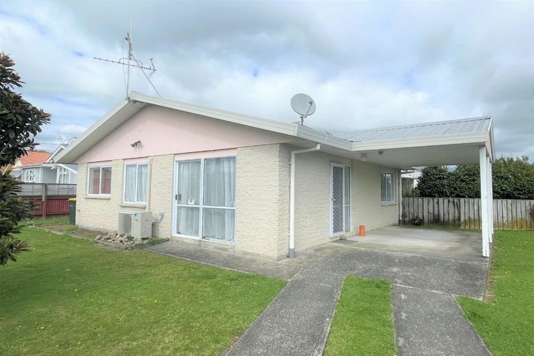 Photo of property in 9b Saxton Street, Levin, 5510