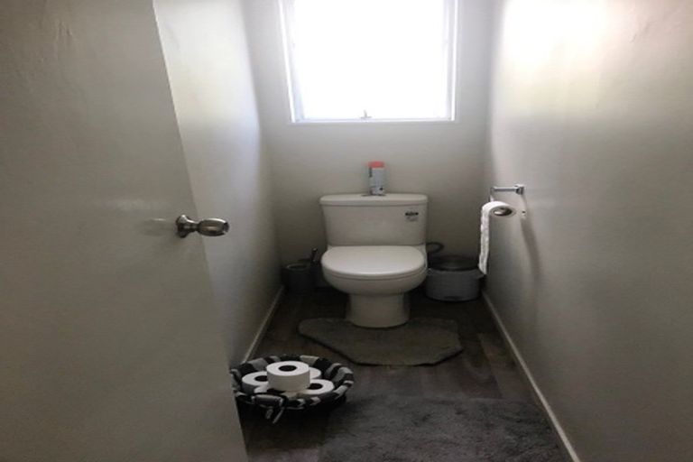 Photo of property in 2/4 Silver Creek Road, Weymouth, Auckland, 2103