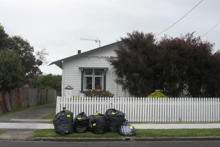 Photo of property in 9 Sydney Place, Whanganui, 4500