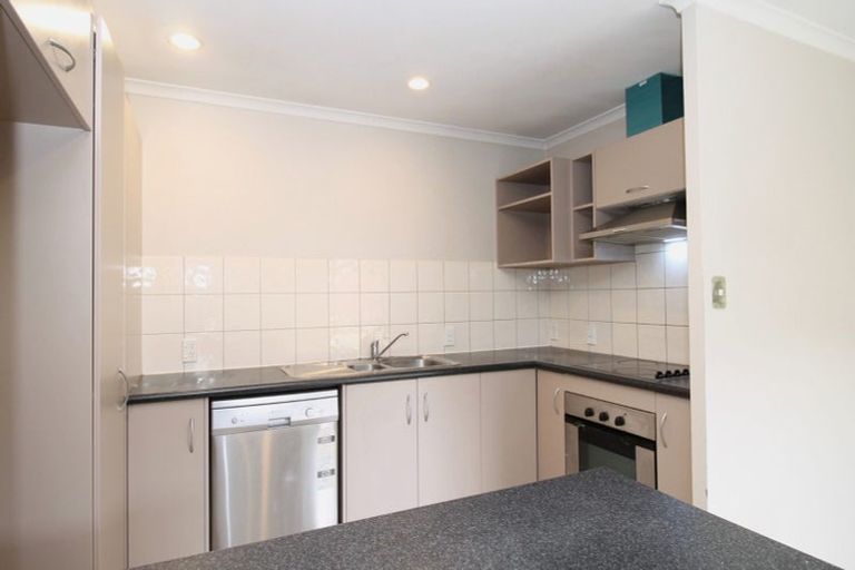 Photo of property in 6 Goh Place, Manurewa, Auckland, 2105