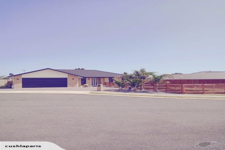 Photo of property in 6 Huetu Place, Bell Block, New Plymouth, 4312