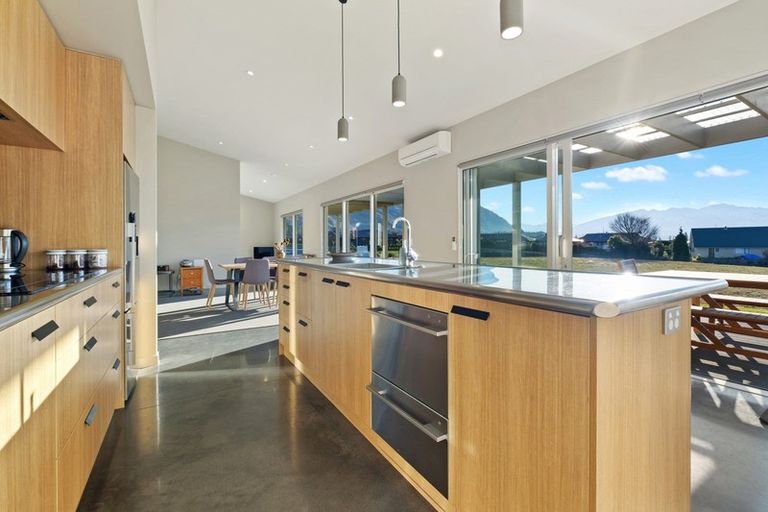 Photo of property in 23 Sapphire Spring Rise, Wanaka, 9305