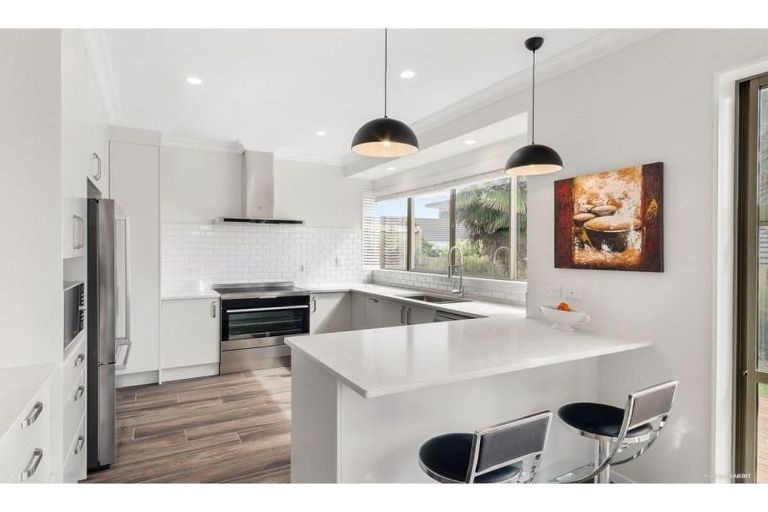 Photo of property in 17 Willis Avenue, Pukekohe, 2120