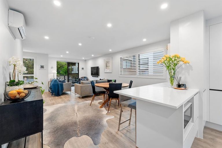 Photo of property in 17 Te Uru Lane, Takapuna, Auckland, 0622