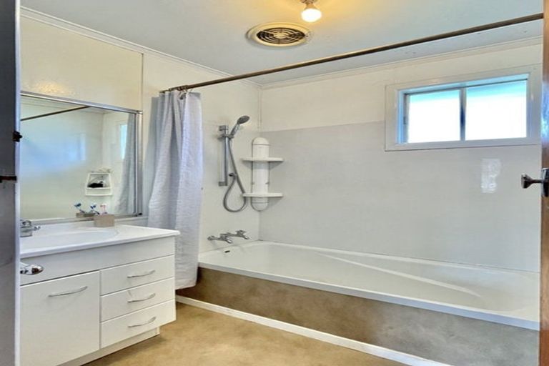 Photo of property in 10 Kentucky Street, Totara Park, Upper Hutt, 5018